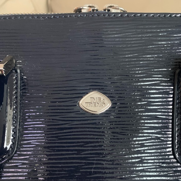 NWOT Original The Trend Navy Blue Patent Leather Dome Crossbody Bag Purse - Picture 12 of 15